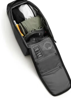 DB Hugger 30L