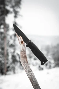 Peltonen Knives Sissipuukko M07 N690 Nahkatupella, Pinnoittamaton